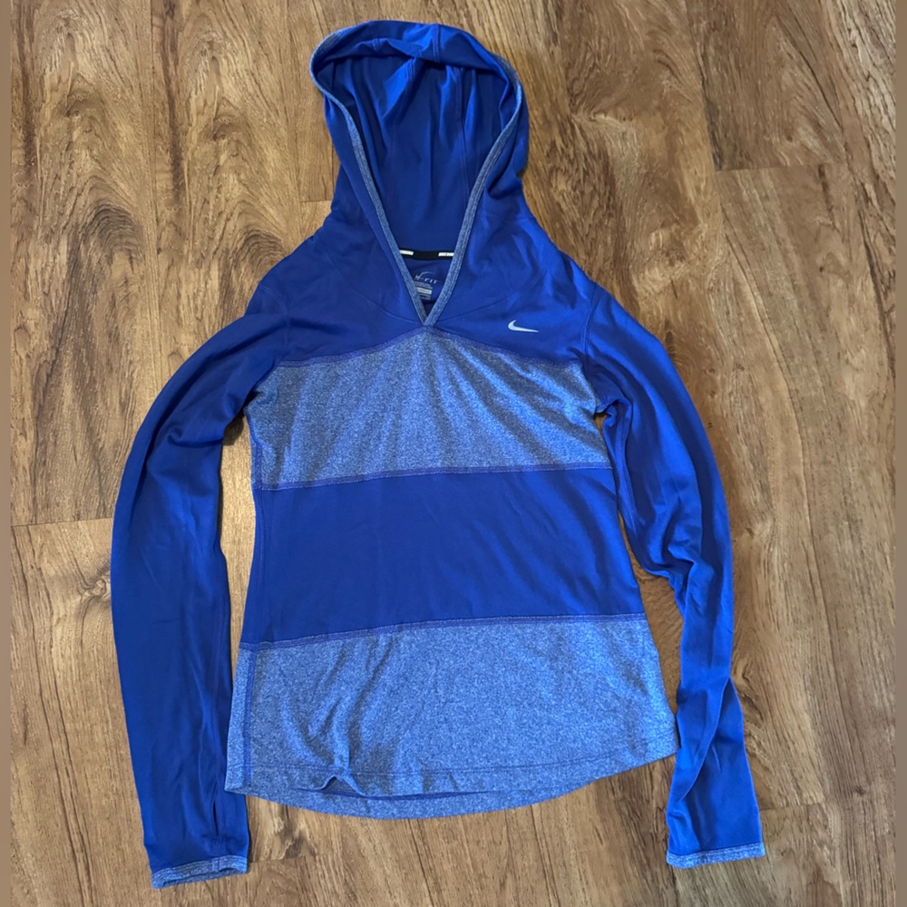 NikeRunning Women’s Dry Fit Pull Over in Blue